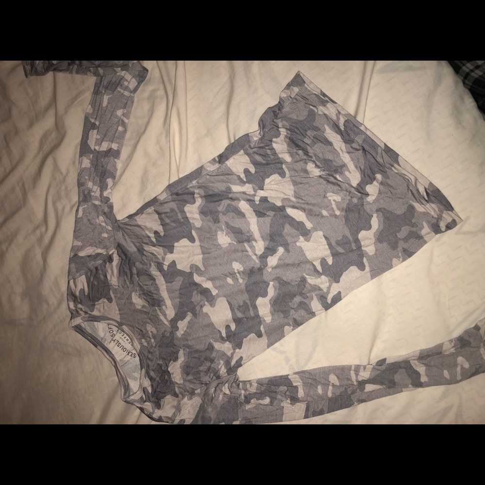 Light gray camo print size small tight shirt